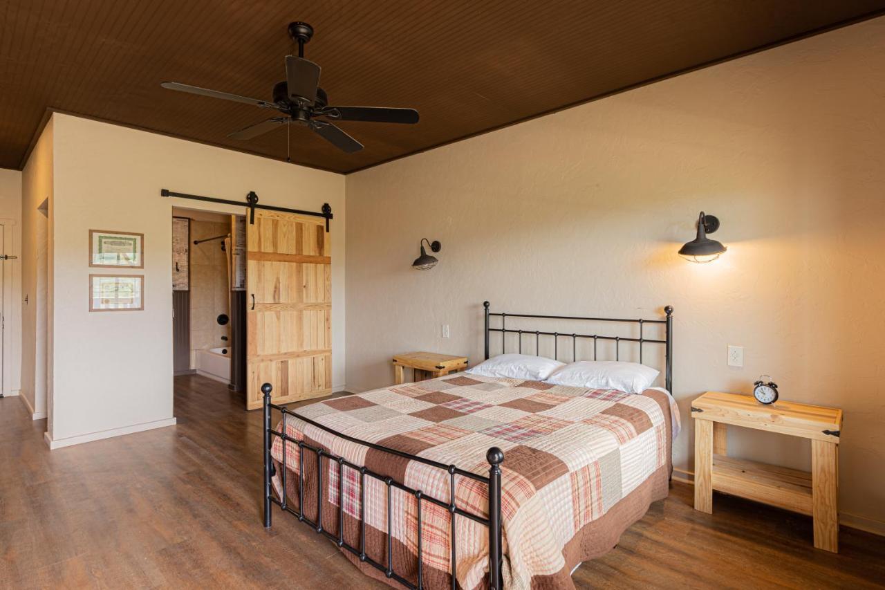 -Pet Friendly- Miners Cabin #6 - King Bed With Private Balcony Тумстоун Екстер'єр фото
