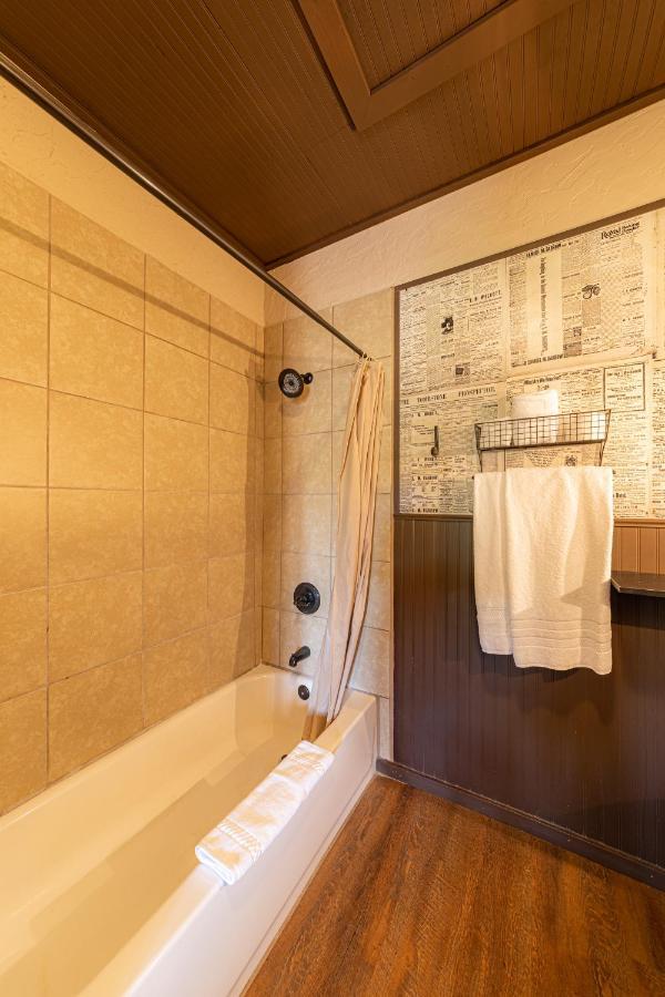 -Pet Friendly- Miners Cabin #6 - King Bed With Private Balcony Тумстоун Екстер'єр фото